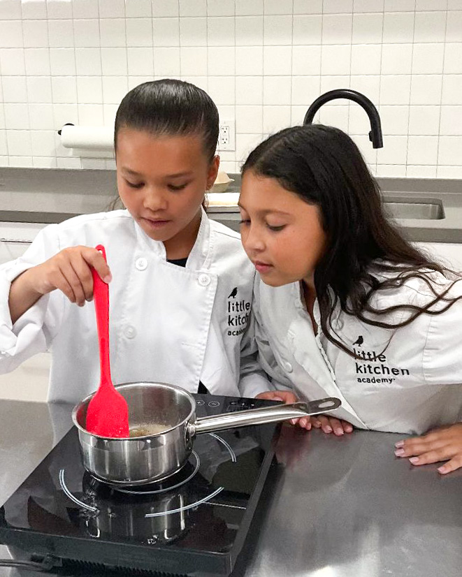 LKA students using cooktop