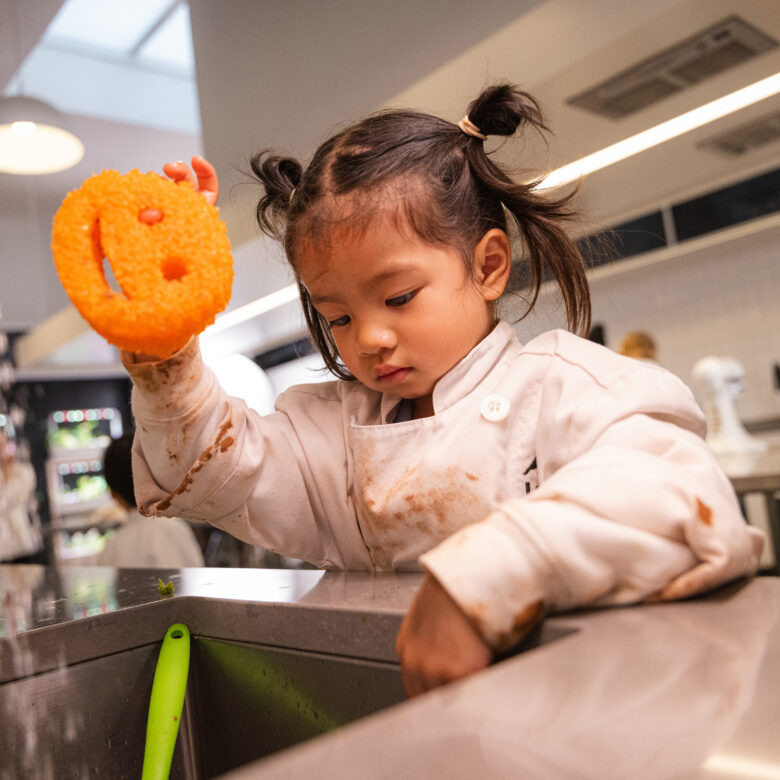 LKA Student with Scrub Daddy Sponge